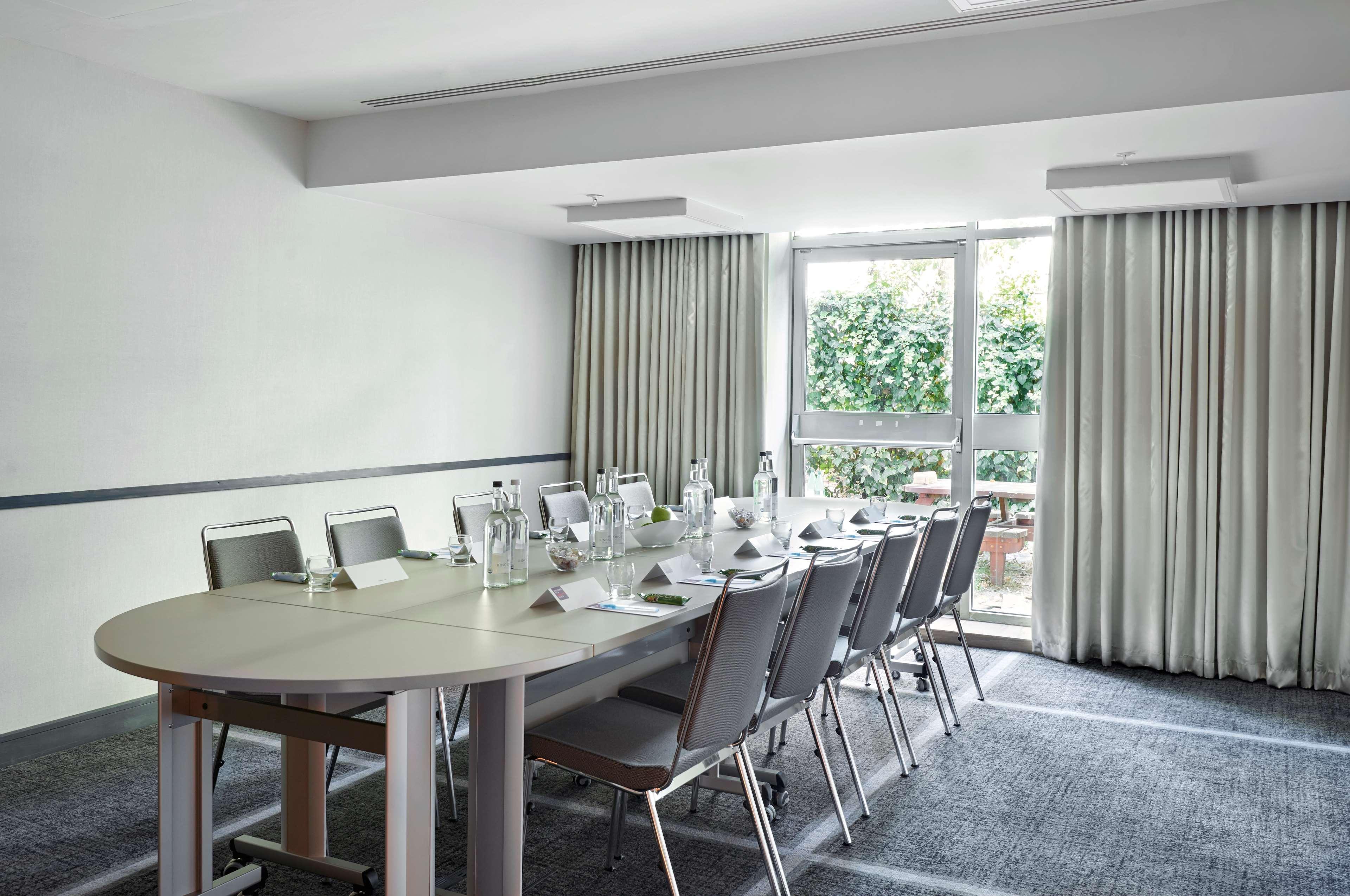 Hyatt Place London Heathrow Airport Hillingdon Esterno foto